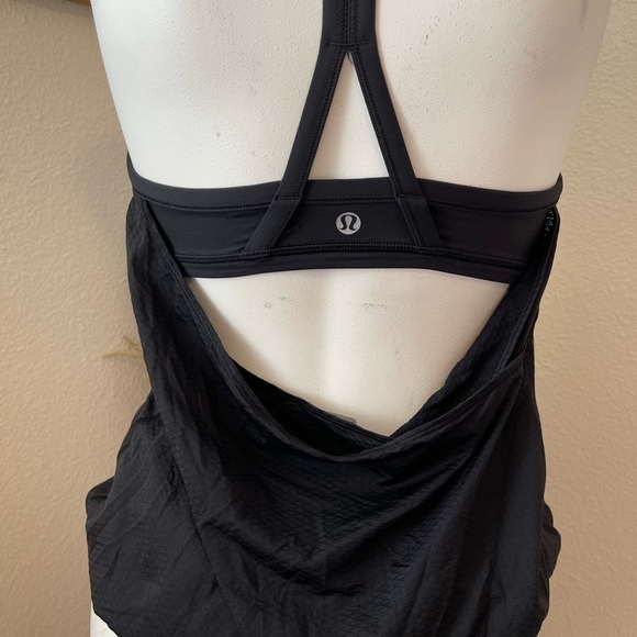 Lululemon Black Tank Top Built in Sports Bra & Open Back Size 2/4 - Picture 8 of 12
